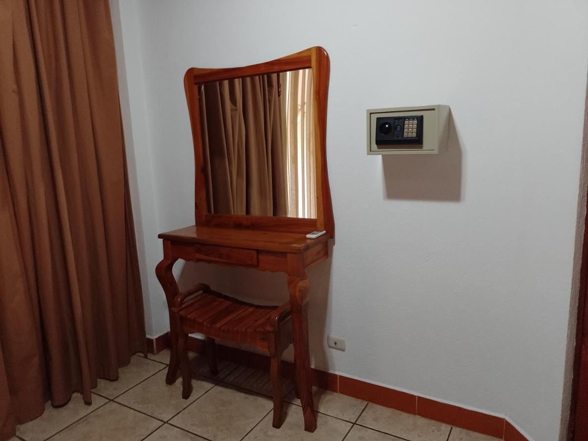 Natural Pacific Suites Manuel Antonio Exterior photo
